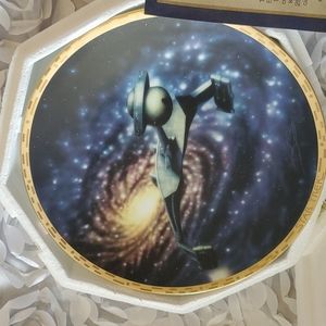 Klingon battle cruiser from star trek the voyagers plate collection.